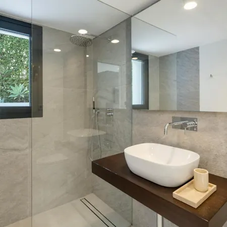 Top Stunning Villa With Private Pool Mrb018 Villa