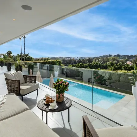 Top Stunning Villa With Private Pool Mrb018 Marbella