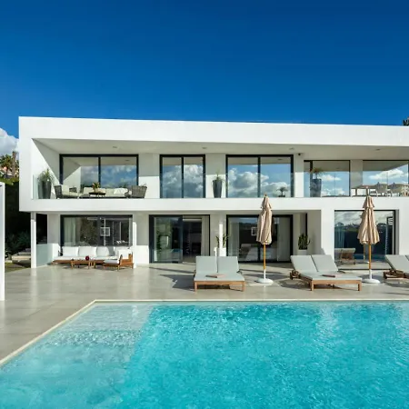 Top Stunning Villa With Private Pool Mrb018 *